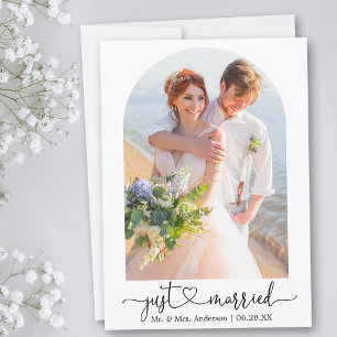 Just Married Calligraphy Heart Arch Wedding Ankündigung