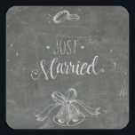 Just Married Chalkboard Hochzeiten Rings and Bells Quadratischer Aufkleber<br><div class="desc">Großartige Aufkleber für einen Hochzeitsempfang oder für Hochzeitsfeier. Passend "just heiratete" Chalkboard Zubehör erhältlich.</div>