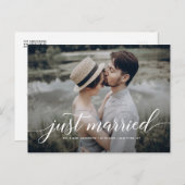 Just Married Curry Script Overlay White Foto Ankündigungspostkarte (Vorne/Hinten)