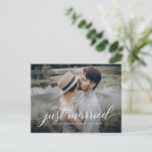 Just Married Curry Script Overlay White Foto Ankündigungspostkarte (Stehend Vorderseite)