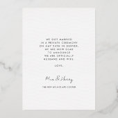 Just Married Cute Wedding Announcement Foil Card Folieneinladung (Rückseite)