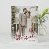 Just Married Dark Red Script Overlay Foto Hochzeit Ankündigung (Stehend Vorderseite)