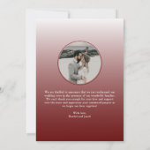 Just Married Dark Red Script Overlay Foto Hochzeit Ankündigung (Rückseite)