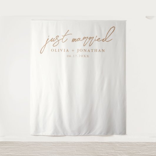 Just Married Elegant Calligraphy Wedding Backdrop Wandteppich (Vorderseite)