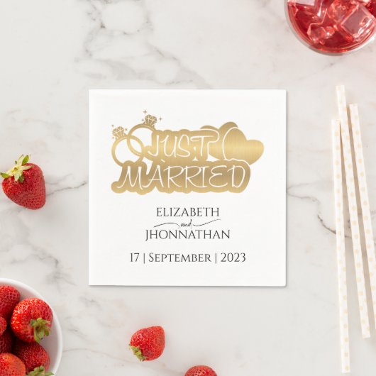 Just Married Elegant Gold Foil Script Couple Names Serviette (Beispiel)