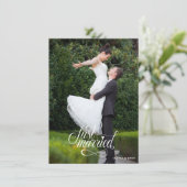 Just Married Elegant Script Photos Wedding Ankündigung (Stehend Vorderseite)