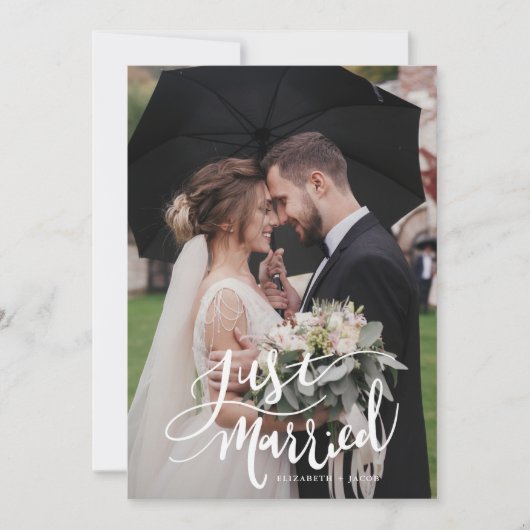 Just Married Elegant Script Wedding Foto Ankündigung (Vorderseite)