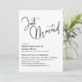 Just Married Elegante Kalligrafie in Schwarz & Wei Einladung (Stehend Vorderseite)