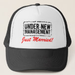 Just Married hats | Neue Verwaltung Truckerkappe<br><div class="desc">Nur verheiratete Hüte für Männer | Neue Verwaltung. Niedliche Geschenkidee für frisch verheiratete Bräutigam / verheirateten Mann. Personalisierbarer Text</div>