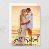 Just Married Modern Brush Script Foto Ankündigung (Vorne/Hinten)