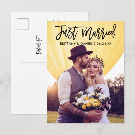 Just Married Modern Brush Script Foto Hochzeit Postkarte (Vorne/Hinten)