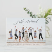 Just Married Modern Calligraphy Foto Wedding Ankündigung (Stehend Vorderseite)