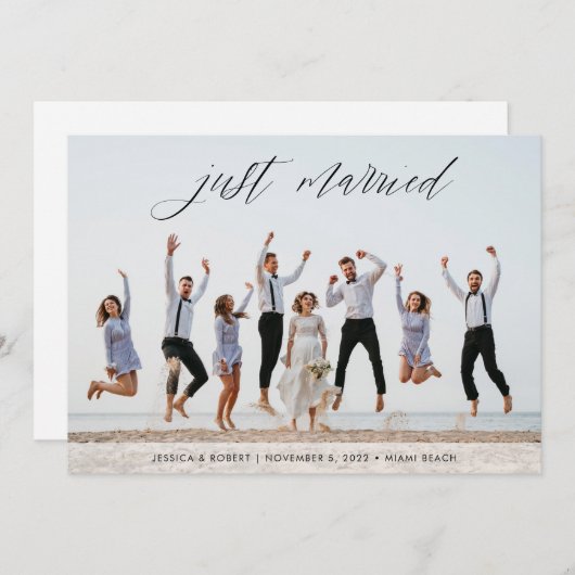 Just Married Modern Calligraphy Foto Wedding Ankündigung (Vorne/Hinten)