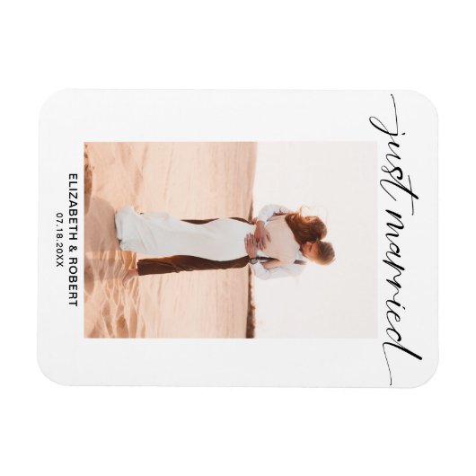 Just Married Modern Script Foto Minimal Wedding A Magnet (Horizontal)