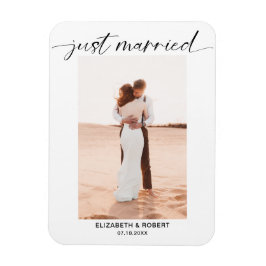 Just Married Modern Script Foto Minimal Wedding A Magnet