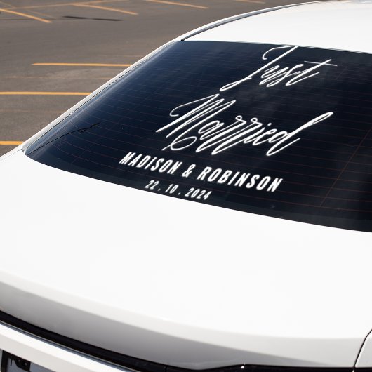 Just Married Modern Script Limited Edition Car Fensteraufkleber