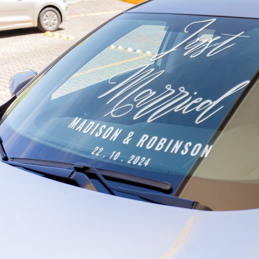 Just Married Modern Script Limited Edition Car Fensteraufkleber