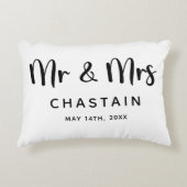 Just Married Mr. & Mrs. | Hochzeitsmonogramm Dekokissen (Vorderseite)