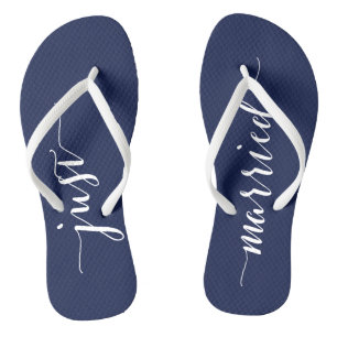 Just Married Navy Blue Wedding Party Flip Flops Badesandalen