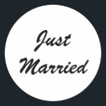 Just Married Newlyweds Custom Script Text Wedding Runder Aufkleber<br><div class="desc">Einfach und cool in Schwarz, perfekt für Hochzeiten! Sie können den Text ändern und auch die Farben & Schriftart ändern!</div>