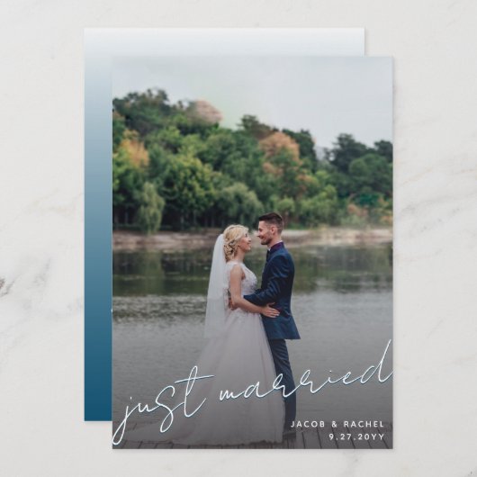 Just Married Script Overlay Blue Foto Wedding Ann Ankündigung (Vorne/Hinten)