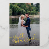 Just Married Script Overlay Hochzeitsankündigung Folieneinladung (Vorderseite)