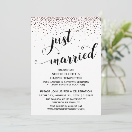 Just Married Script Rose Gold Confetti Empfang Einladung (Stehend Vorderseite)