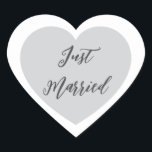 Just Married Sticker<br><div class="desc">Just Married heart Aufkleber wird in einem doppelten Herzdesign gezeigt. Farbe Grau</div>