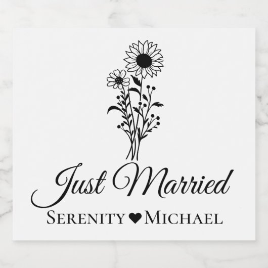 Just Married Sunflower Hochzeit Rustikale Wildblum Alkoholflaschenetikett (Einzelnes Label)