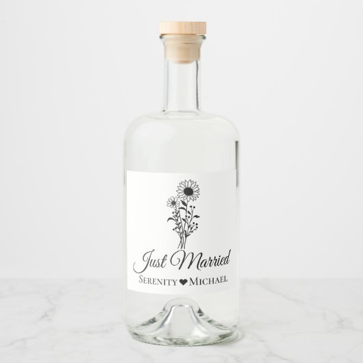 Just Married Sunflower Hochzeit Rustikale Wildblum Alkoholflaschenetikett (Vorderseite)