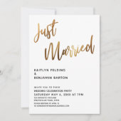 Just Married Typografy Gold Hochzeit Empfang Einladung (Vorderseite)