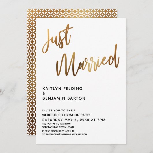 Just Married Typografy Gold Hochzeit Empfang Einladung (Vorne/Hinten)