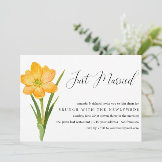 Just Married Yellow daffodil Post Hochzeit Brunch Einladung (Stehend Vorderseite)