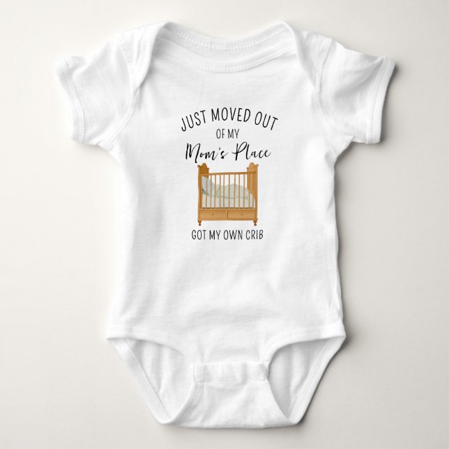 Just Moved Out Of Mom's Place Newborn Bodysuit Baby Strampler (Vorderseite)