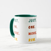 Just One More Row Funny Retro Crochet Lover Saying Tasse (Vorderseite Links)