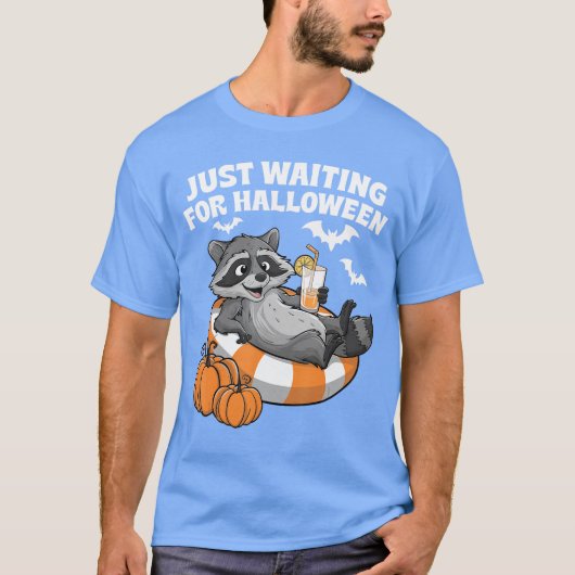 Just Waiting For Halloween Cute Lazy Raccoon Hallo T-Shirt (Vorderseite)
