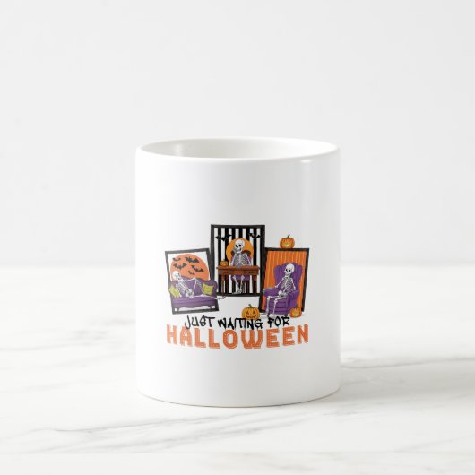 Just Waiting Halloween Fall Vibes Kaffeetasse (Mittel)