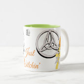 Just Witchin' Triskele Triquetra Ankh Pentagramm Zweifarbige Tasse (VorderseiteRechts)