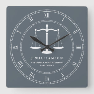 Justice Scales Custom Name Lawyer Slate Grey Quadratische Wanduhr