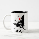 Justizielle Liga | Batman in der Cloud of Bats Pop Zweifarbige Tasse (Links)