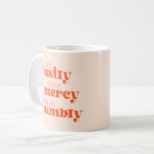 Justly, Liebe Gnade, Walk Humbly (Retro-Mod) Kaffeetasse (Vorderseite Links)