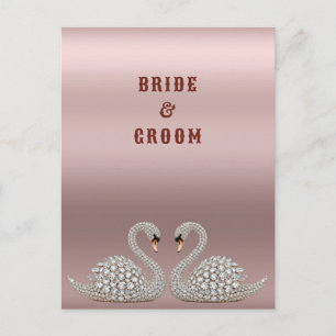 Juwelen-Hochzeitsschwäne bilden ein Herz auf Rosa Postkarte