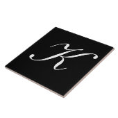 "K" Monogram, Initial White on Black Fliese (Seite)