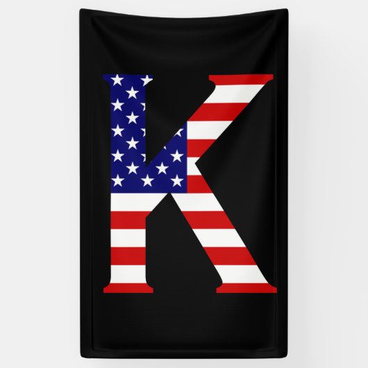 K Monogram überlagert auf der Flagge der USA (v) Banner (Vertikal)