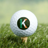 K Monogram überlagert auf irischer Flagge sein6 gb Golfball (Insitu T-Shirt)