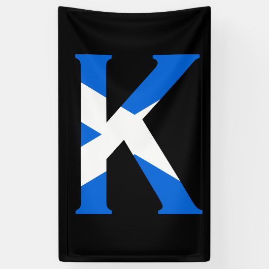 K Monogram überlagert auf schottischer Flagge (v) Banner (Vertikal)