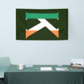 K Monogram überlagert sich auf irischer Flagge (v) Banner (Messeveranstaltung)
