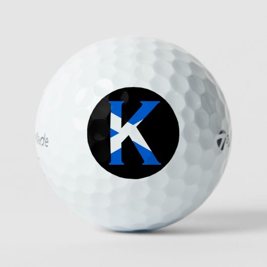 K Monogram überlagert sich auf schottischer Flagge Golfball (Vorderseite)