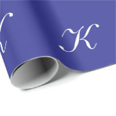"K" Monogramm Initial Weiß auf Blau Geschenkpapier (Rolleneckpunkt)