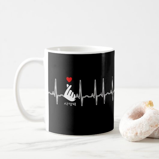 K-Pop Heart Finger Hand Symbol Saranghae EKG Kaffeetasse (Mit Donut)